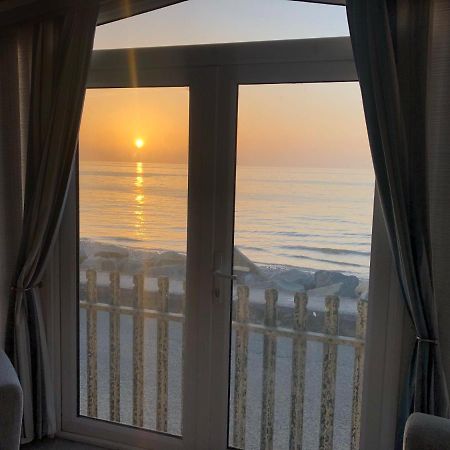 Caravan Hire Golden Sands Sea Front Kinmel Bay ภายนอก รูปภาพ