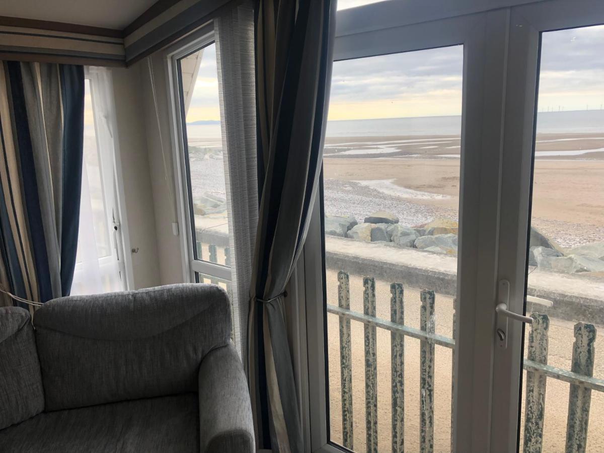 Caravan Hire Golden Sands Sea Front Kinmel Bay ภายนอก รูปภาพ
