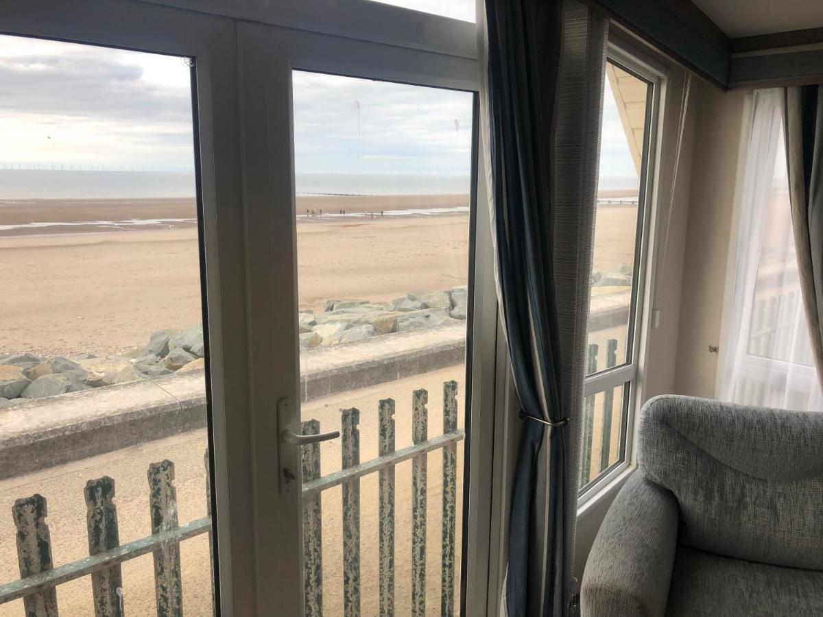 Caravan Hire Golden Sands Sea Front Kinmel Bay ภายนอก รูปภาพ