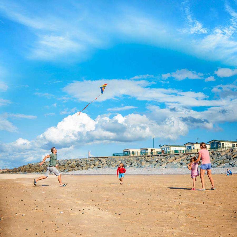 Caravan Hire Golden Sands Sea Front Kinmel Bay ภายนอก รูปภาพ