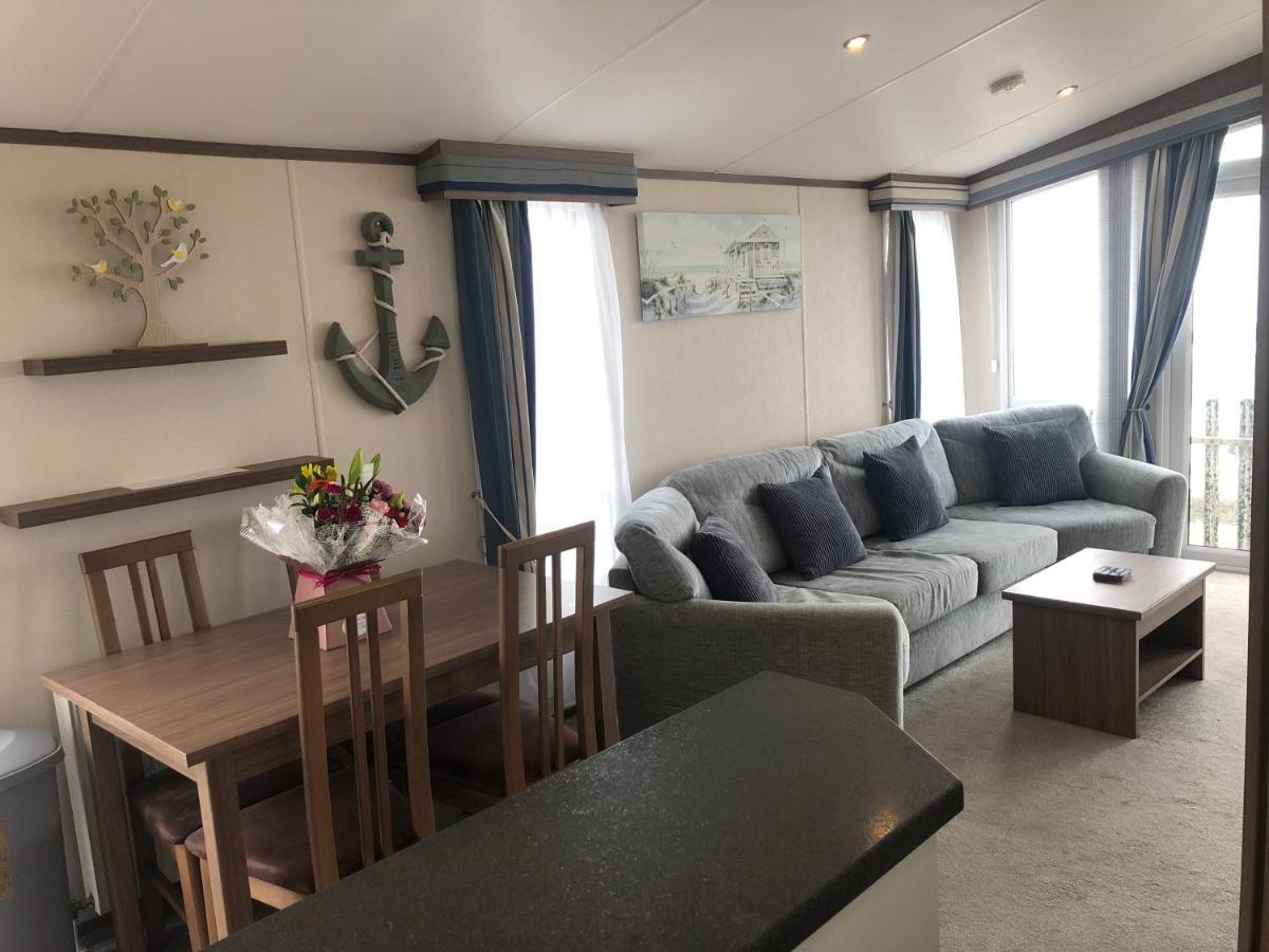 Caravan Hire Golden Sands Sea Front Kinmel Bay ภายนอก รูปภาพ