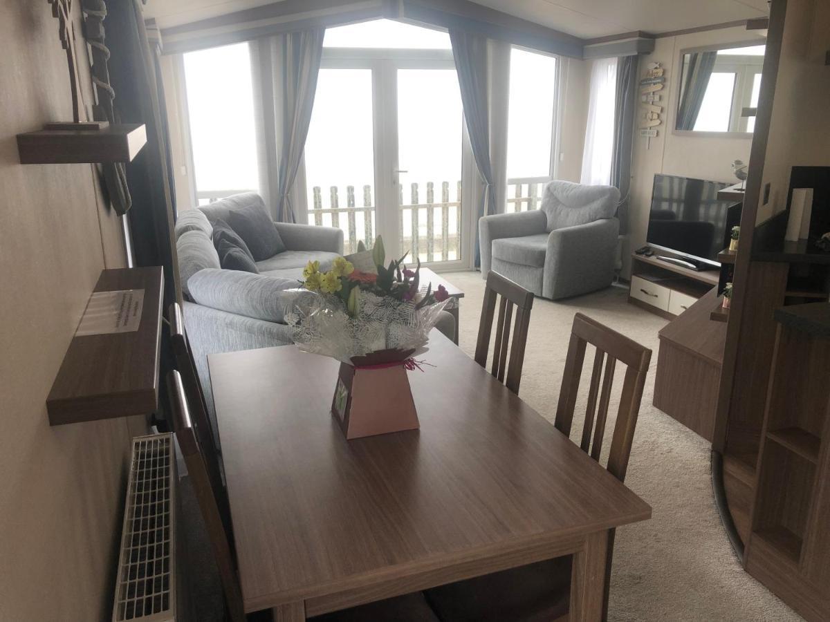 Caravan Hire Golden Sands Sea Front Kinmel Bay ภายนอก รูปภาพ
