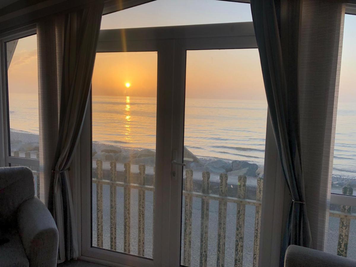 Caravan Hire Golden Sands Sea Front Kinmel Bay ภายนอก รูปภาพ