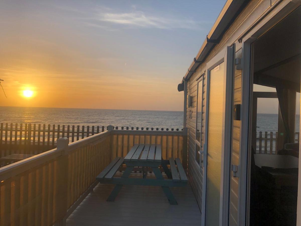 Caravan Hire Golden Sands Sea Front Kinmel Bay ภายนอก รูปภาพ