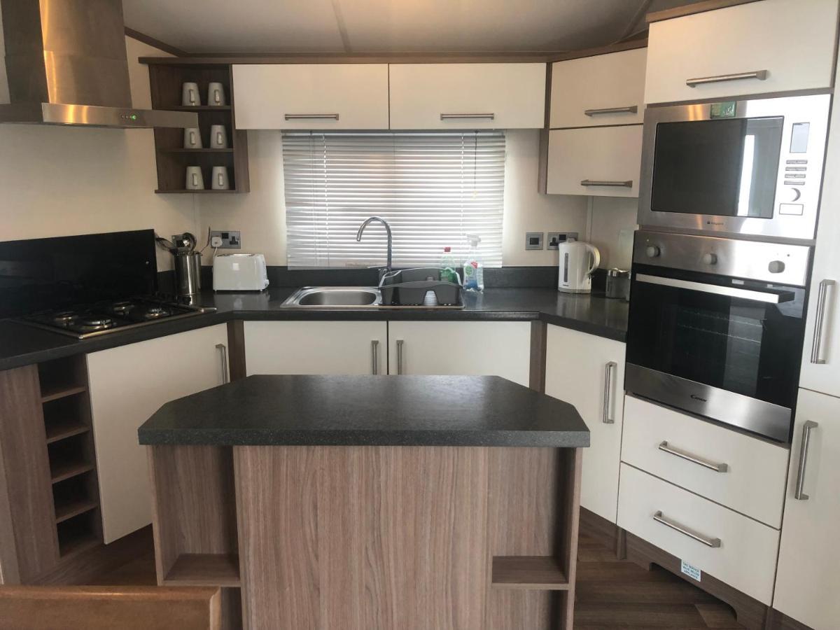 Caravan Hire Golden Sands Sea Front Kinmel Bay ภายนอก รูปภาพ