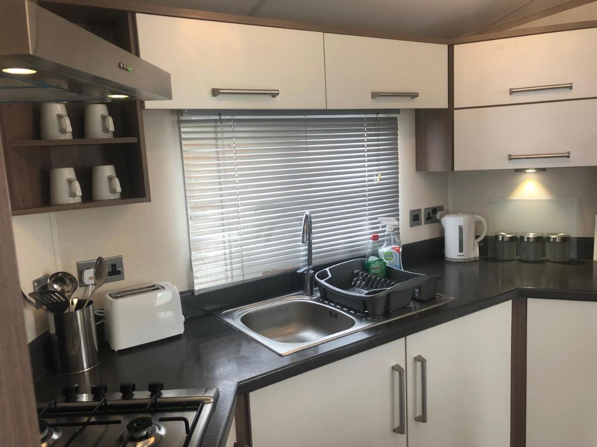 Caravan Hire Golden Sands Sea Front Kinmel Bay ภายนอก รูปภาพ