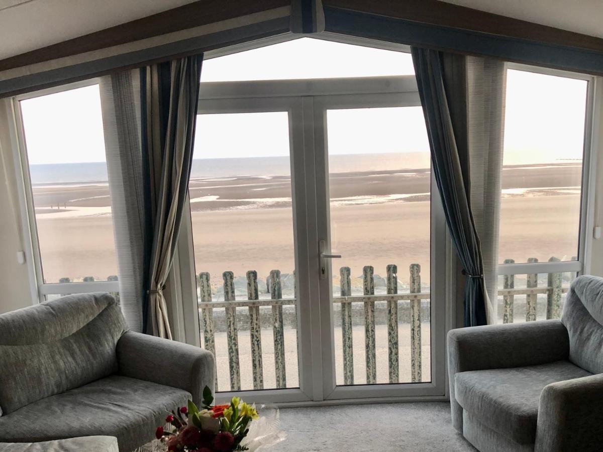 Caravan Hire Golden Sands Sea Front Kinmel Bay ภายนอก รูปภาพ